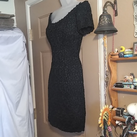 HELEN MORLEY GUIPURE LACE OFF SHOULDER DRESS-SZ 6 - Picture 3 of 5